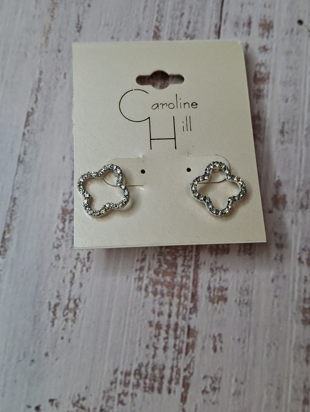 Clover Shaped Stud Earrings Hollow Quatrefoil Silhouette Gold/Silver Tone (2) - Picture 2 of 4